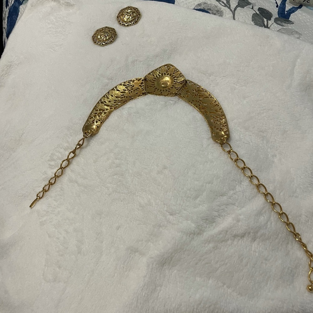 Vintage AVON chocker/necklace. Goldtone - Picture 8 of 8